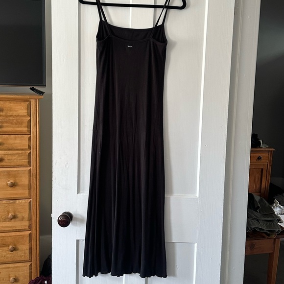 RVCA Black ribbed dress 🌺🖤 - Picture 2 of 5